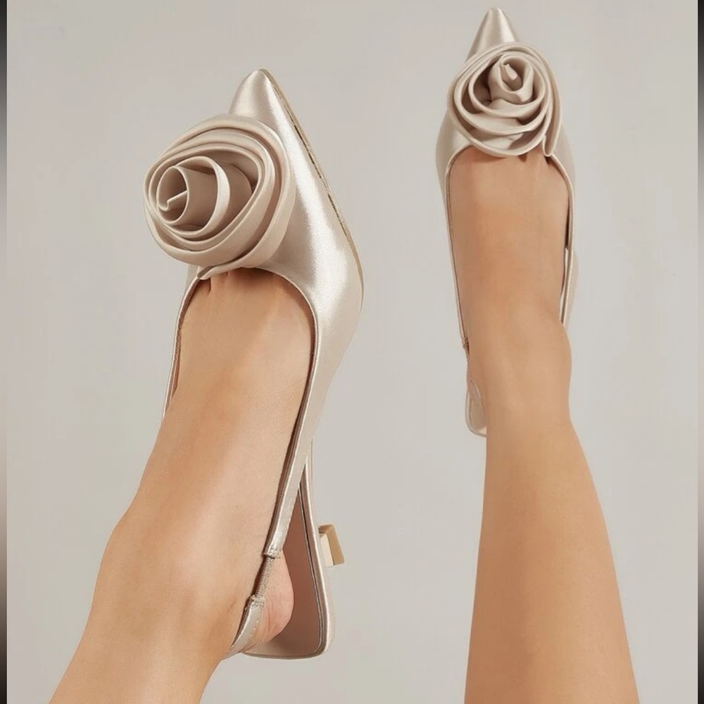 Satin Flower Decor Point Toe Pyramid Heeled Slingback Pumps